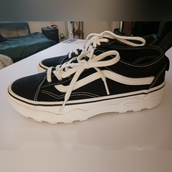 Vans sz 7.5 - Picture 2 of 7